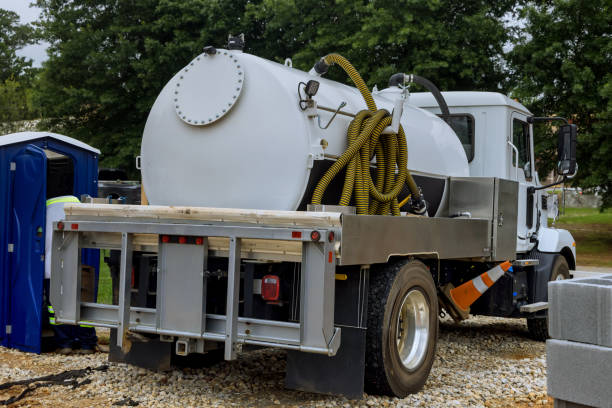 Best Portable toilet rental cost  in Weyauwega, WI